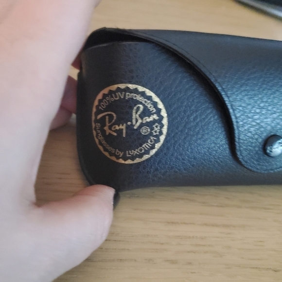Ray-ban Hard Sunglasses Case - Picture 2 of 5